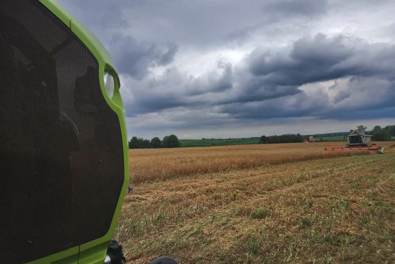 Sascha und Manja Laschinski - Erbsen Dreschen in Zahrensdorf
